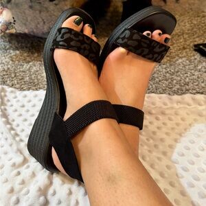 SHEIN Women’s Black Leopard Wedges sz 10.5